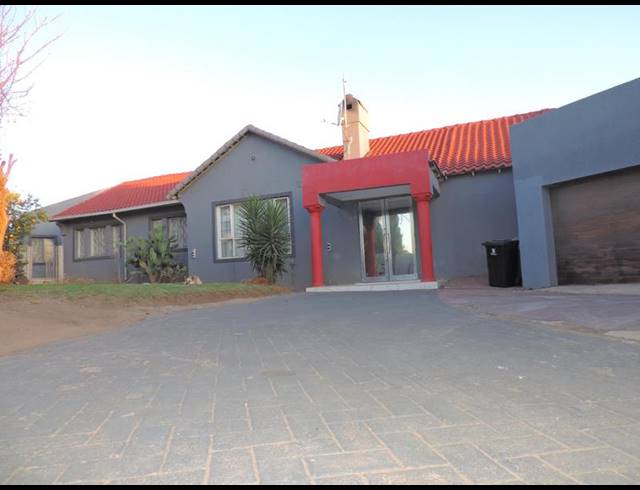 3 BEDROOM HOUSE FOR SALE IN BIRCH ACRES